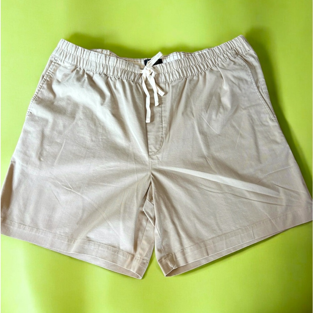 Banana Republic 7” easy short